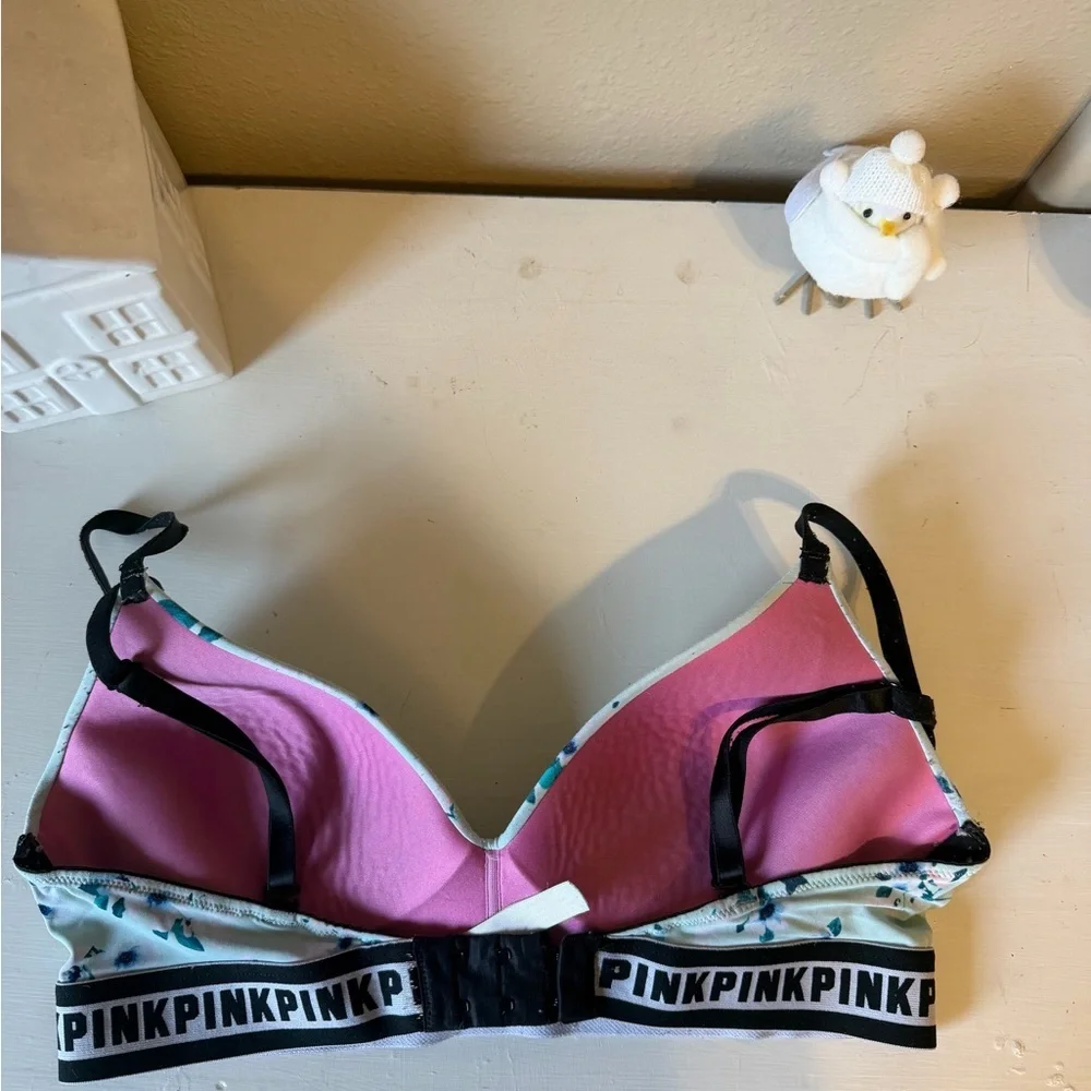 PINK VS Wear Everywhere Lightly Lined Bra